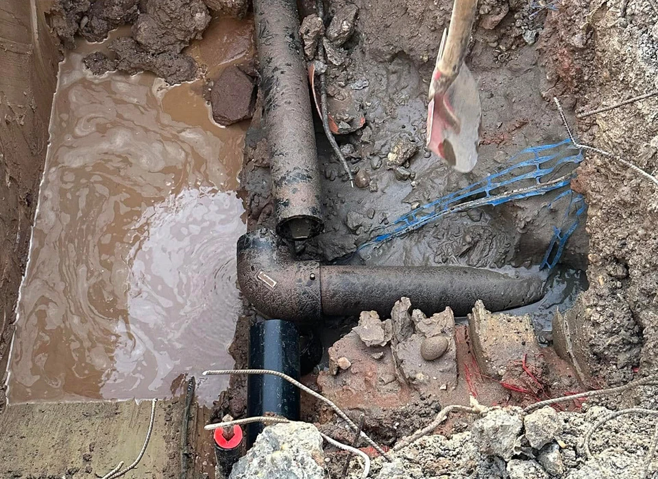 Une aiguille de boussole pointant le mot solutions